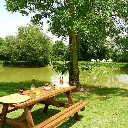 Le Domaine De L'etang Guest house Moncoutant