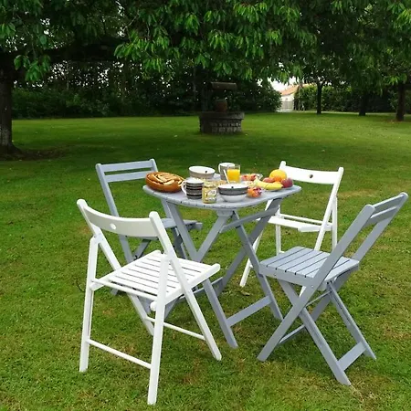 Le Domaine De L'etang Guest house